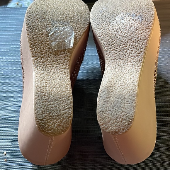 I am reposhing these beautiful sandals Iwas unable to get past info - Picture 3 of 5